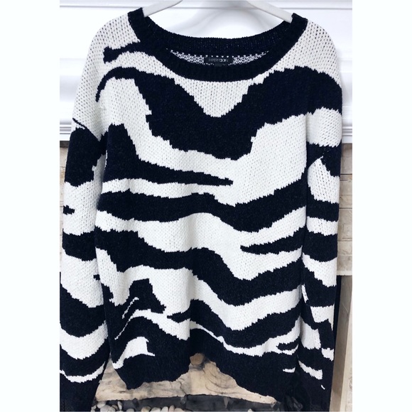 ❤️LAST 3! Soft Chenille Sally Zebra Print Sweater! - Picture 7 of 12